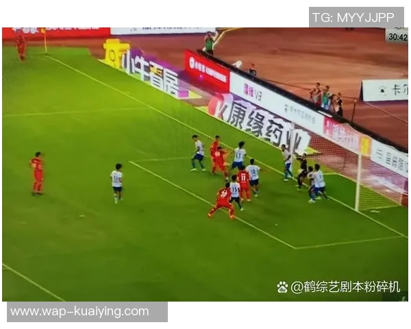 足球新规全面解读：如何影响比赛节奏与球员表现的深远变化